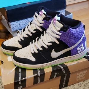 Nike SB - Send Help 2 Dunk Low size 9